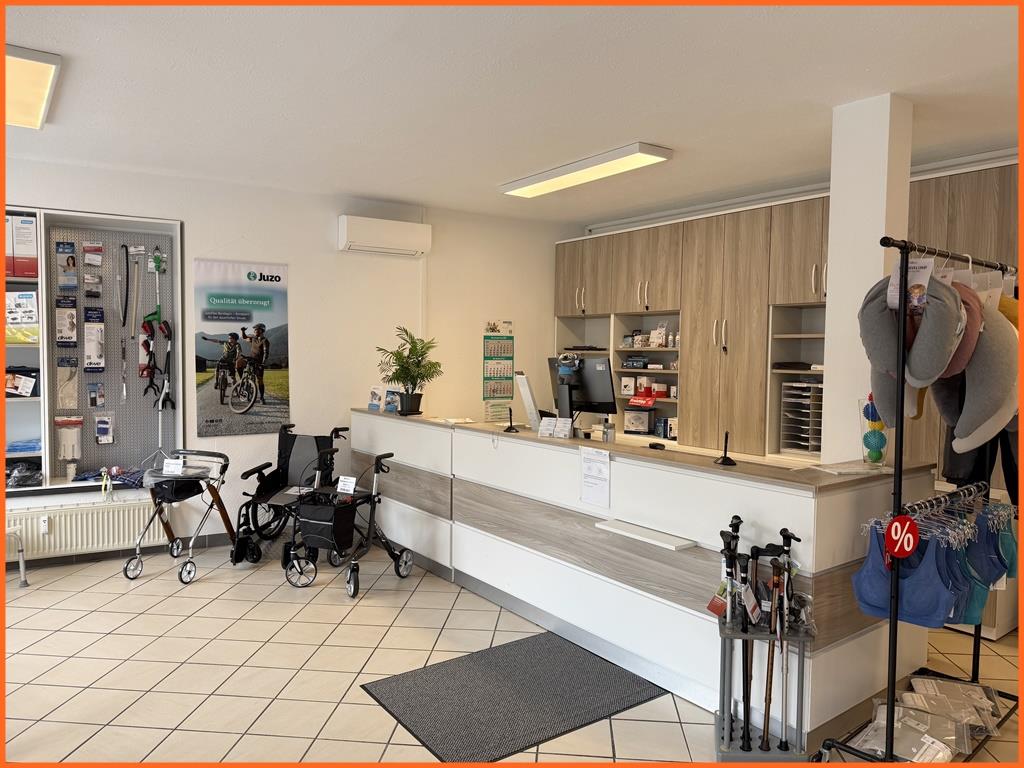 Wohn und Geschäftshaus direkt am Marktplatz! Die Wohnungen sind frei verfügbar-der Laden ist gut vermietet! - Laden (9088)