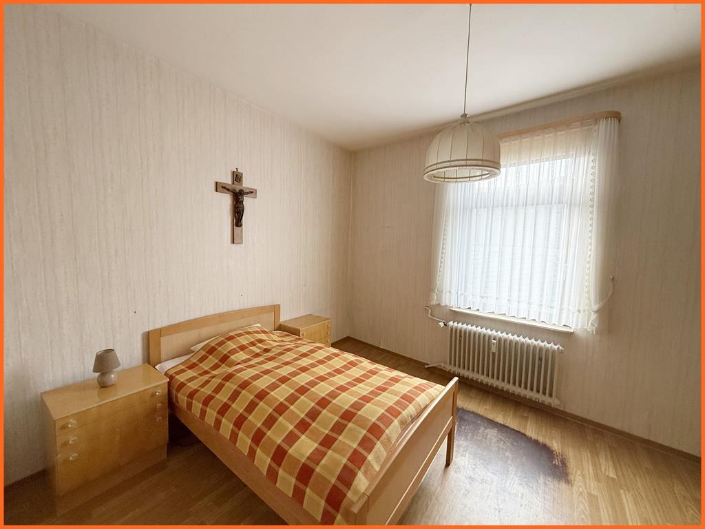 Top-Lage in Kirn: direkt am Marktplatz, Wohn-und Geschäftshaus – 3 Wohnungen freigestellt! - Schlafen (7212)