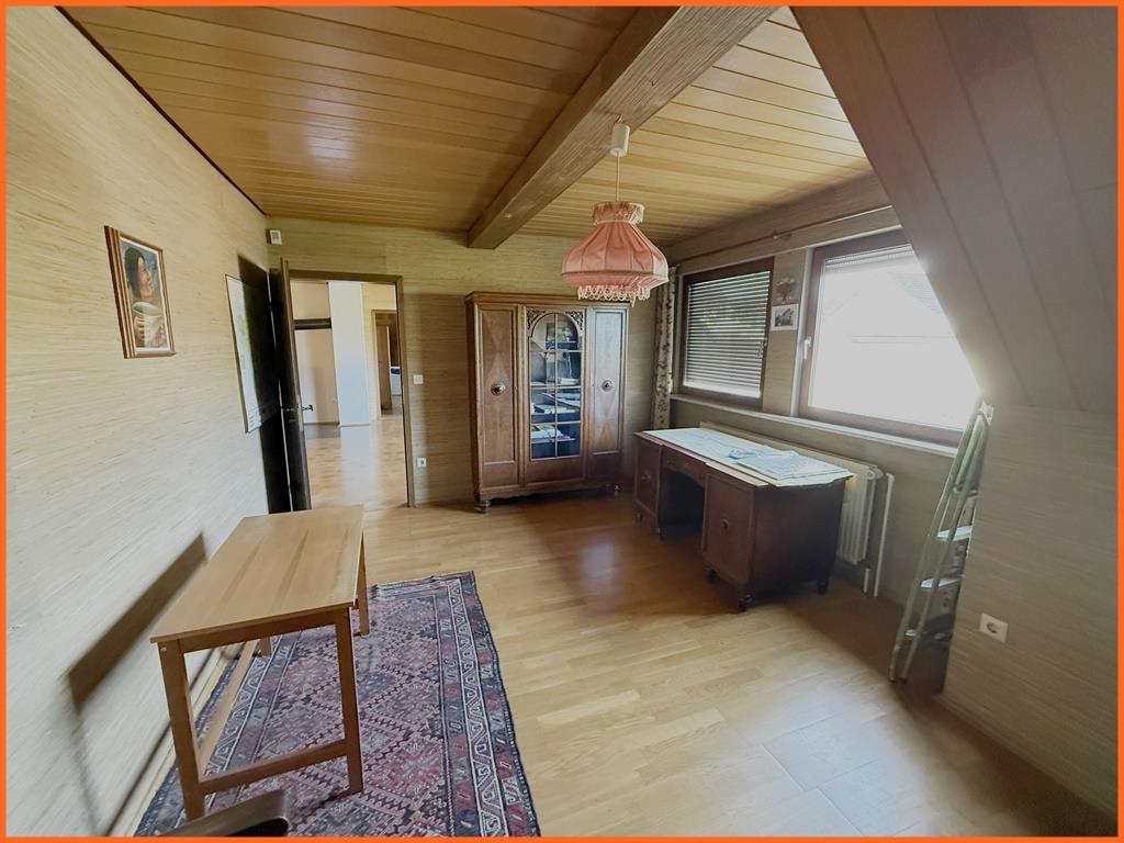 Ein echtes Raumwunder – das ideale Wohn- und Arbeitshaus – 215 m² Lager-Nutzfläche! - Zimmer (7280)