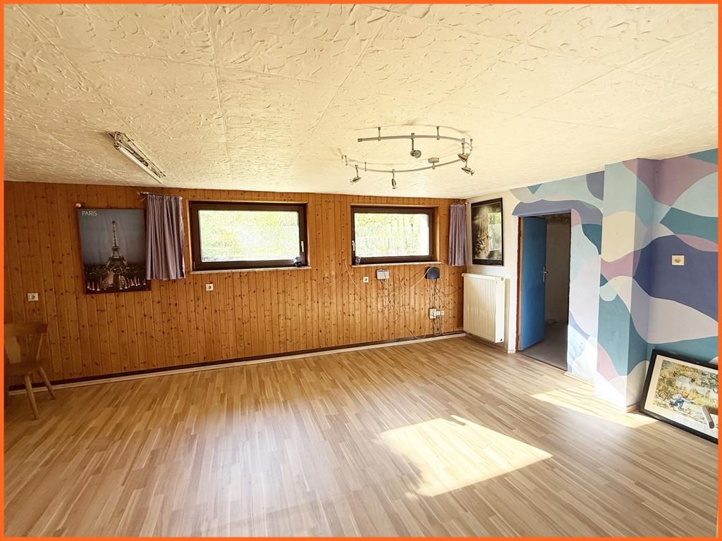 Hier erwartet Sie eine sensationelle, nicht vergleichbare Aussichtslage, mit 1380 m² Grundstück! - Hobby-Arbeitszimmer UG (8355)