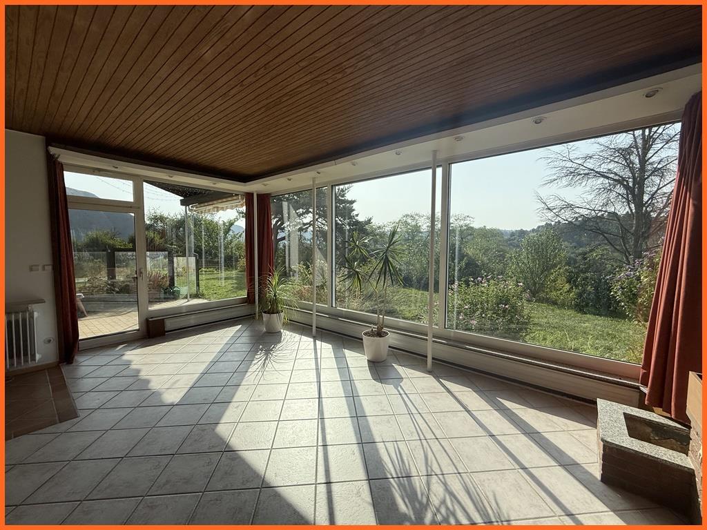 Hier erwartet Sie eine sensationelle, nicht vergleichbare Aussichtslage, mit 1380 m² Grundstück! - Wohnzimmer (8350)