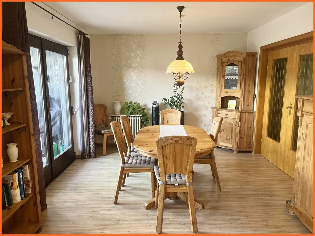 Ihr neues Zuhause: Gepflegtes Einfamilienhaus in schöner Ortslage von Hochstetten-Dhaun! - Esszimmer (10971)