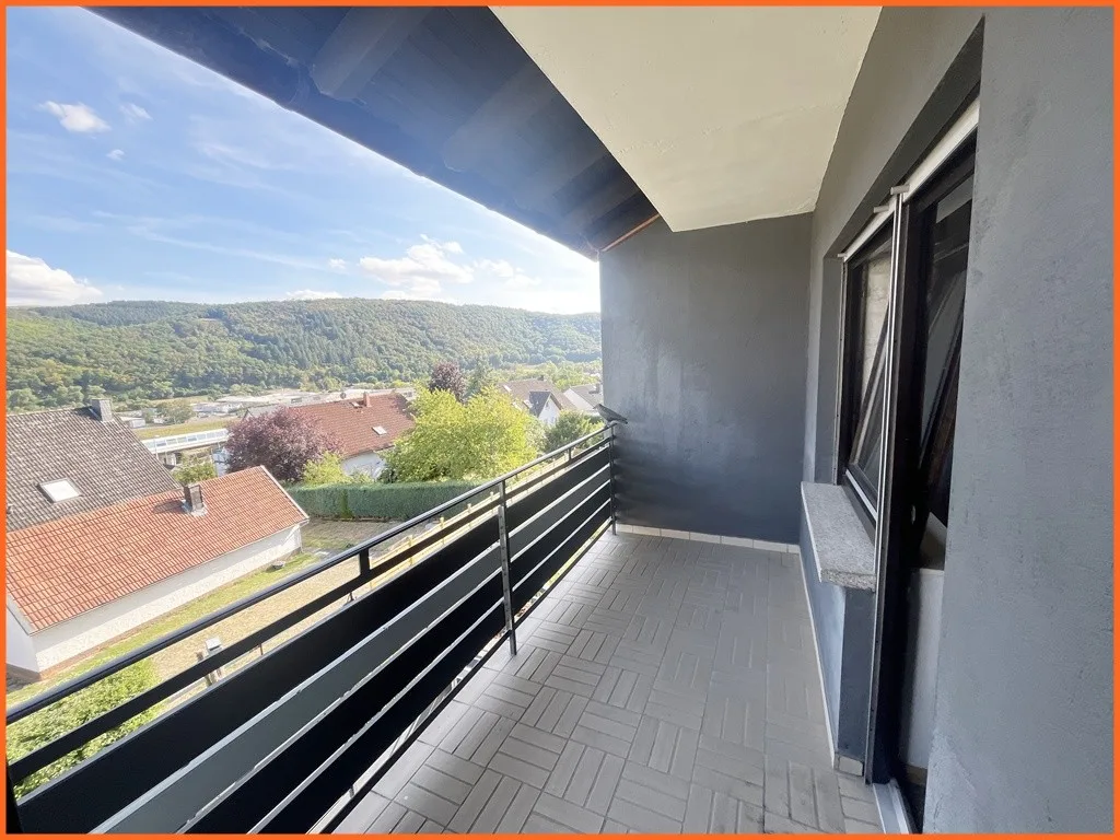 Ihr neues Zuhause: Gepflegtes Einfamilienhaus in schöner Ortslage von Hochstetten-Dhaun! - Balkon (10980)