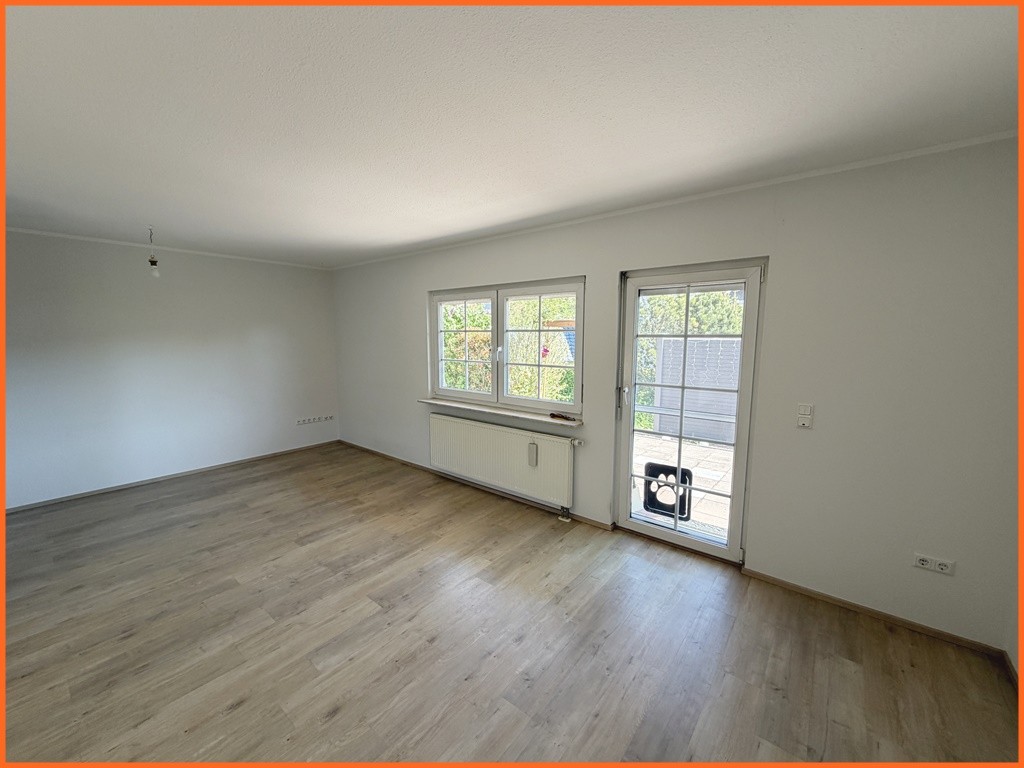 VERKAUFT–Licht, Platz und Privatsphäre auf traumhaften Grundstück, 155m² Wfl. für Familie, Homeoffice und Entspannen - Wohnen EG (10763)