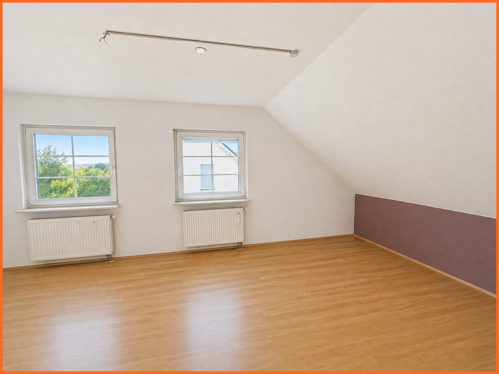 Auch 2 Generationen unter einem Dach – 155 m² Wohnkomfort auf 621 m² Sonnengrundstück! - Zimmer 1. OG (9047)