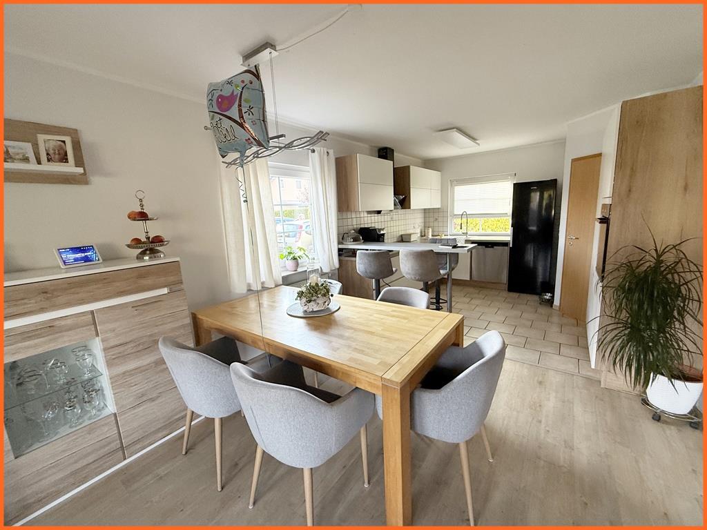 Viel Raum fürs Leben- freistehendes 6-Zimmer-Haus in bester Ruhelage von Weinsheim! - Essbereich (8011)