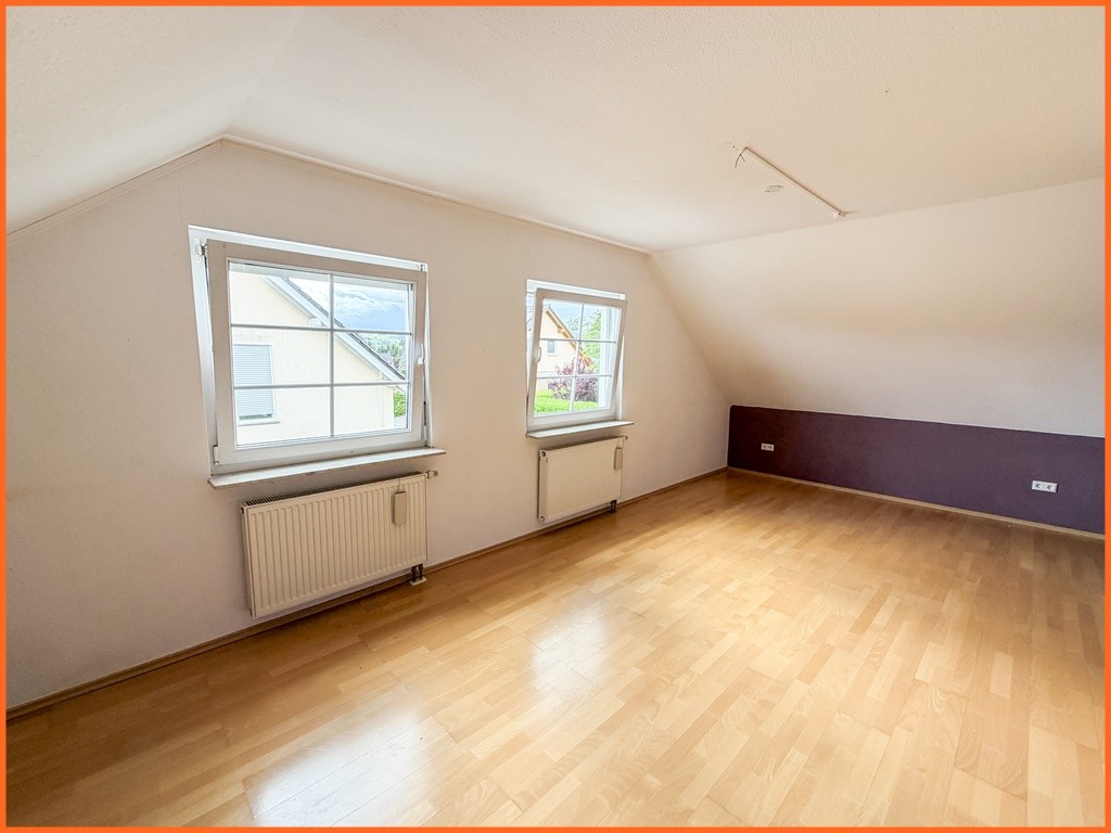 VERKAUFT–Licht, Platz und Privatsphäre auf traumhaften Grundstück, 155m² Wfl. für Familie, Homeoffice und Entspannen - Studio (10767)