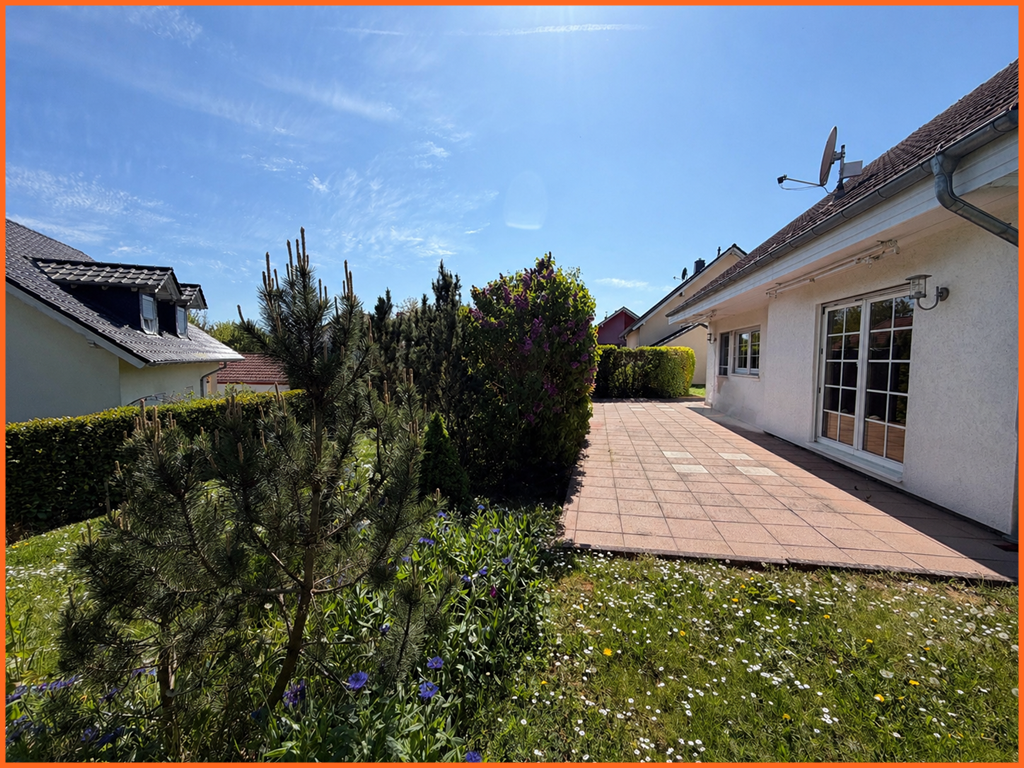 Auch 2 Generationen unter einem Dach – 155 m² Wohnkomfort auf 621 m² Sonnengrundstück! - Terasse (9051)