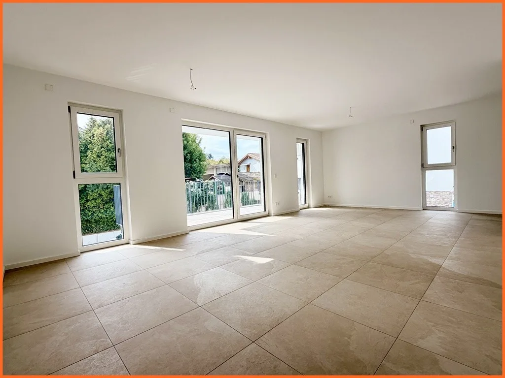 Energieeffiziente A+ Neubau-3-Zimmer-Wohnung – Erstbezug mit Tiefgaragenstellplatz! - Wohn- und Esszimmer (10963)