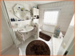 Badezimmer - -reserviert- Wohnen mit Aussicht – charmantes Einfamilienhaus in bester Ortskernlage von Ebernburg!