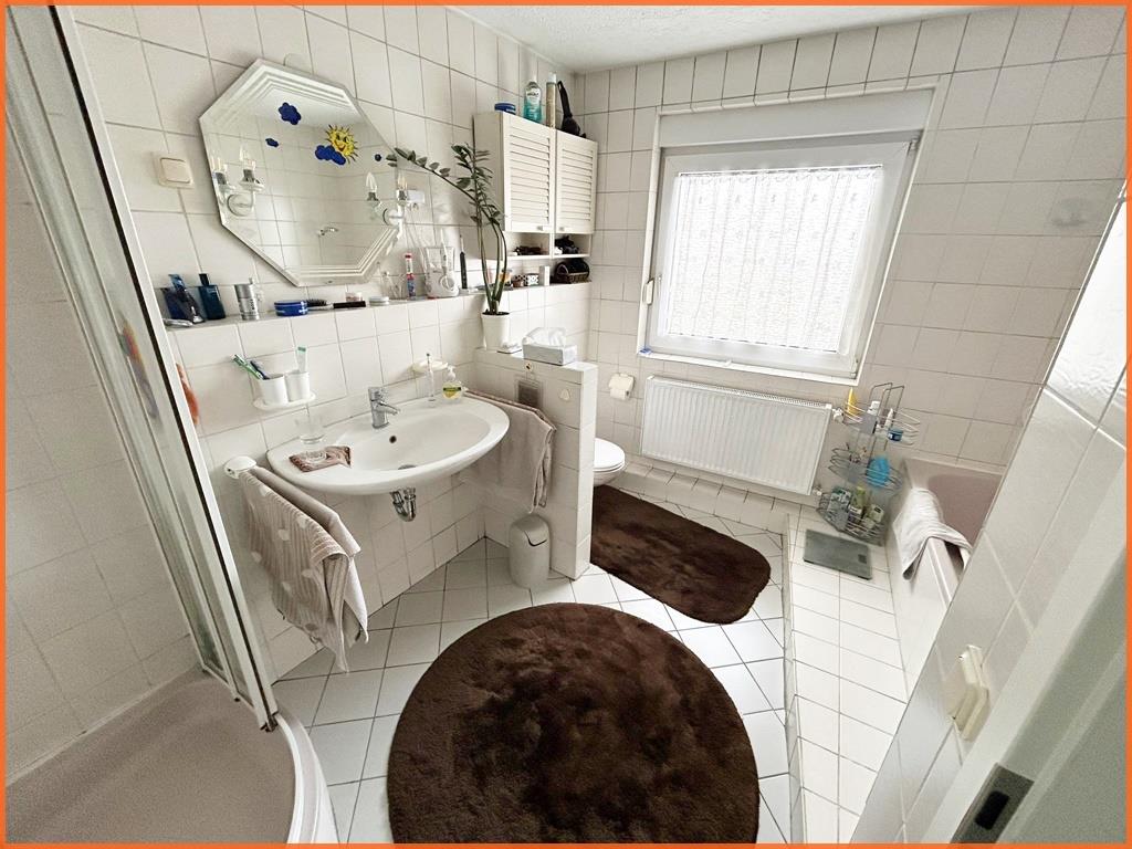 Wohnen mit Aussicht – charmantes Einfamilienhaus in bester Ortskernlage von Ebernburg! - Badezimmer (8888)