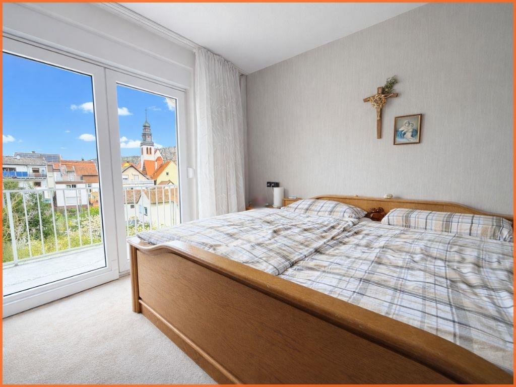 Wohnen mit Aussicht – charmantes Einfamilienhaus in bester Ortskernlage von Ebernburg! - Schlafzimmer (8886)