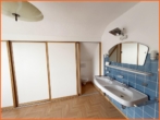 Zimmer mit Gäste WC - Ein echtes „Familienhaus“ zwischen Universität und Uniklinik – sofort verfügbar.
