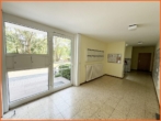 Heller Hauseingang - RESERVIERT – Ideal auch für WG-Vermietung – renovierungsbedürftige 4-Zimmer-Wohnung in Gonsenheim