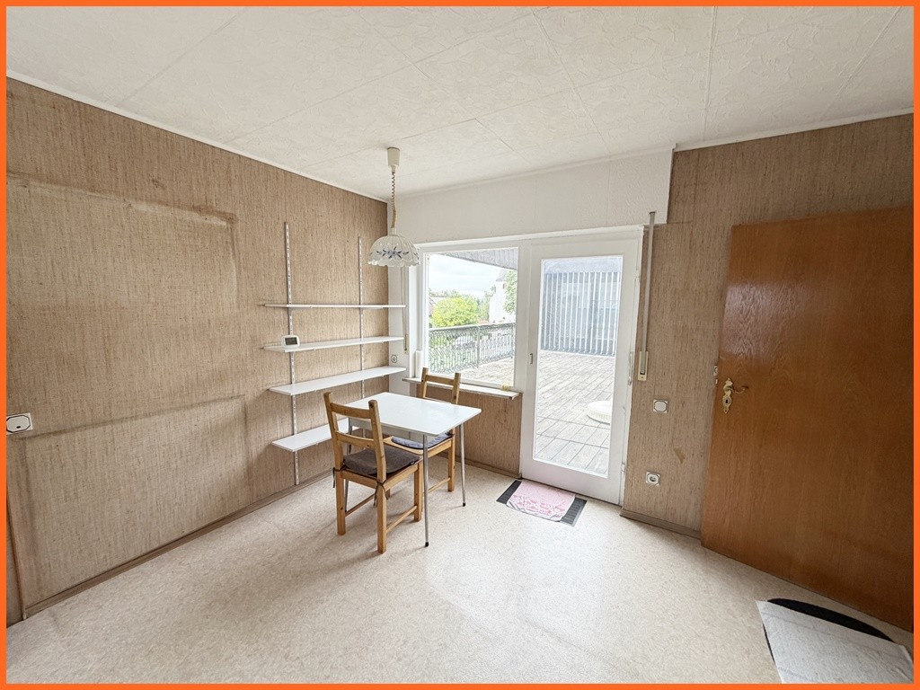 VERKAUFT!!Platz für Visionen und neuen Wohnideen: entwicklungsfähiges Einfamilienhaus mit Ausbaureserve – Aussichtsterrasse! - Küche (10694)