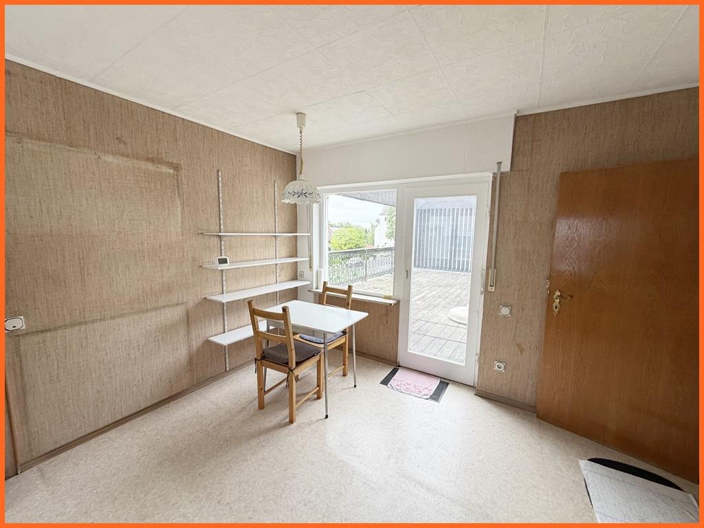 Platz für Visionen und neuen Wohnideen: entwicklungsfähiges Einfamilienhaus mit Ausbaureserve – Aussichtsterrasse! - Küche (9238)