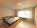 Schlafzimmer - Gepflegtes 1-2 Familienhaus mit 216 m² Wohnfläche im beliebten Mainz-Finthen