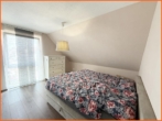 Schlafzimmer - Verkauft!! Raum zum Leben, Blick zum Träumen- Einfamilienhaus für die Familie direkt an den Weinbergen!