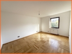 Schlafzimmer - Endlich mal wieder Kurgebiet: 4 Zimmer, Küche, Bad, Gäste-WC, Balkon, TG-Platz, sofort frei!