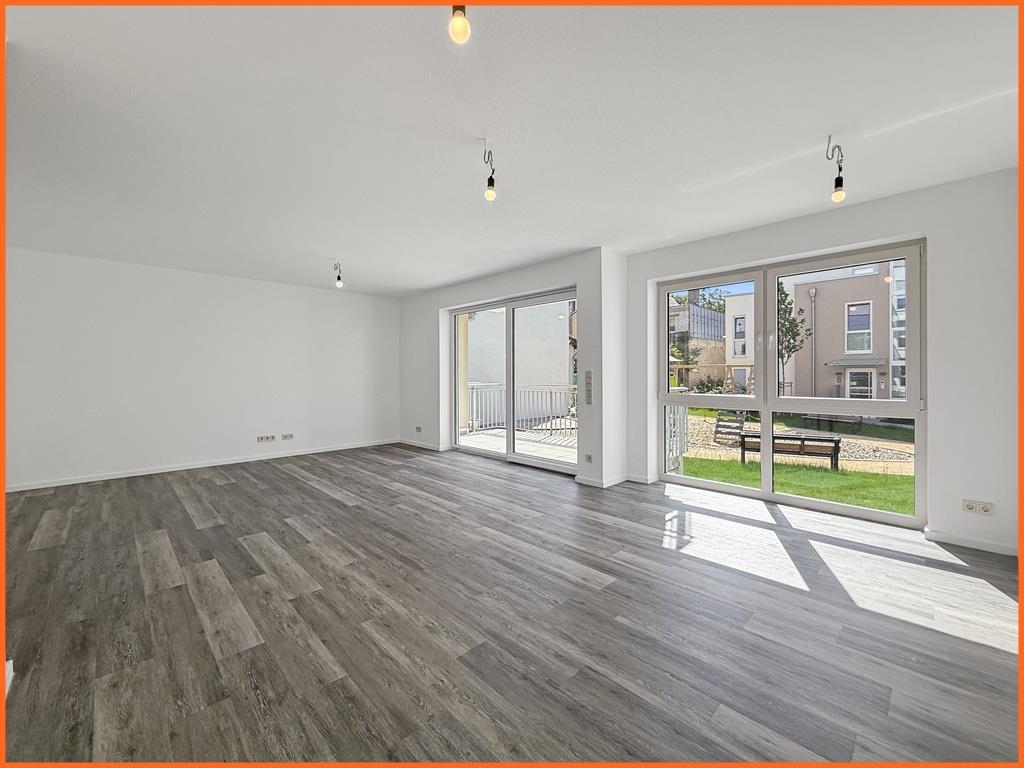 3 Zimmer-Erdgeschoss-Wohnung nahe Diakonie und Bahnhof. Neuwertig und komfortabel. - Wohnzimmer (7199)