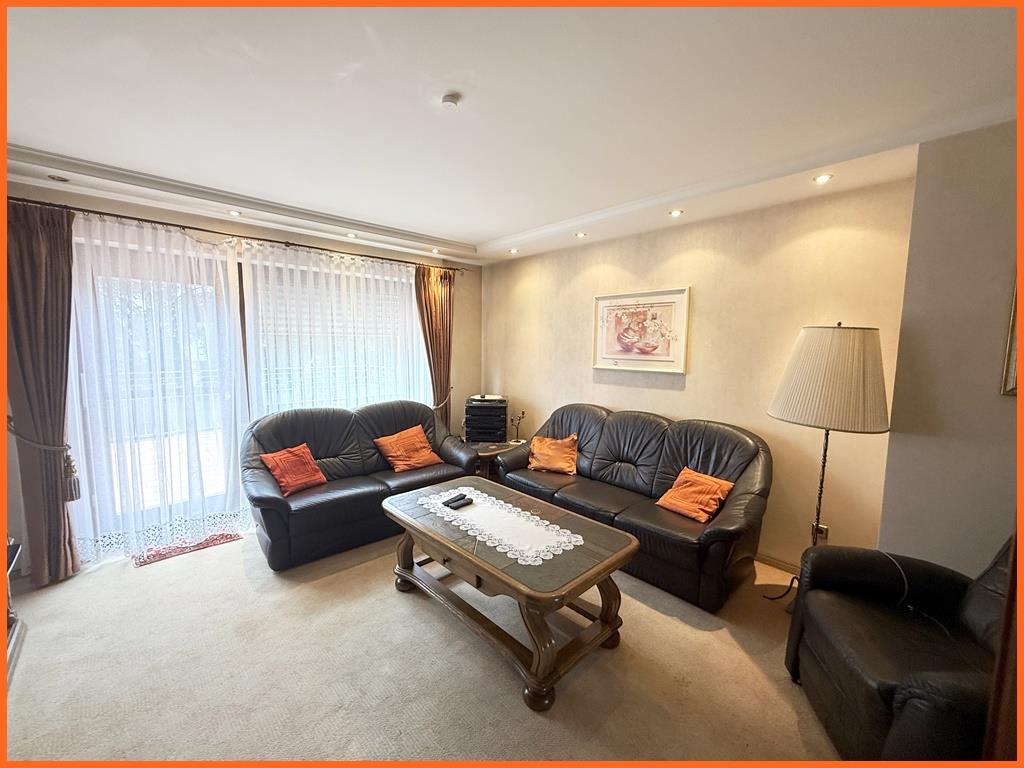 Für Handwerkerbetriebe, Selbstversorger oder Großfamilien, die die Freiheit lieben! - Wohnzimmer (7515)