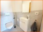 Gäste-WC - Sehr gepflegte und sofort beziehbare 3 Zimmer-Wohnung mit Aussichtsbalkon!