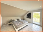 Schlafen - Sehr gute Anbindung zur A61 – knapp 160 m² Wohnfläche vom Feinsten – ruhige Sonnenlage!