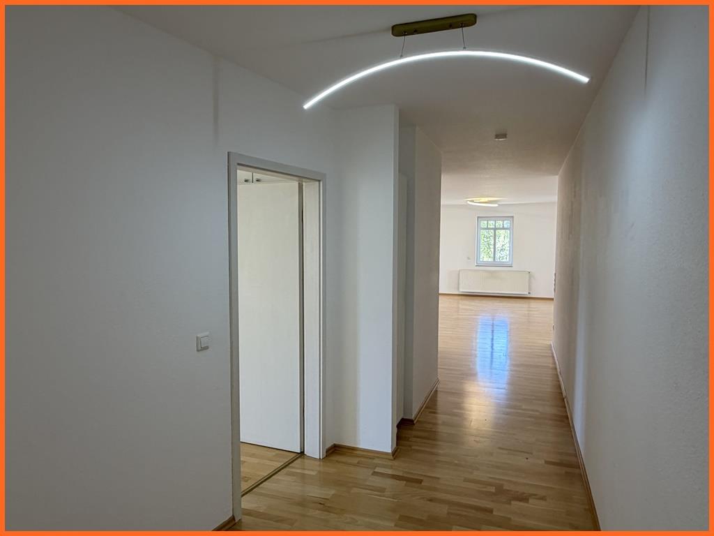 Wohnen in bester Lage des Kurgebiets von Bad Kreuznach – mit Kurparkblick! - Diele (8691)