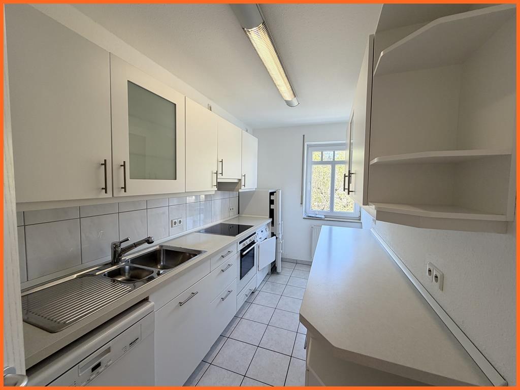 Wohnen in bester Lage des Kurgebiets von Bad Kreuznach – mit Kurparkblick! - Küche (8677)