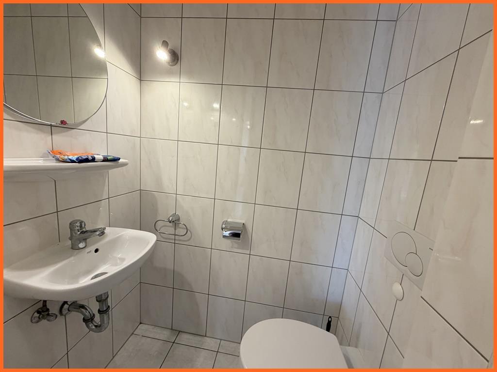 Wohnen in bester Lage des Kurgebiets von Bad Kreuznach – mit Kurparkblick! - Gäste-WC (8695)