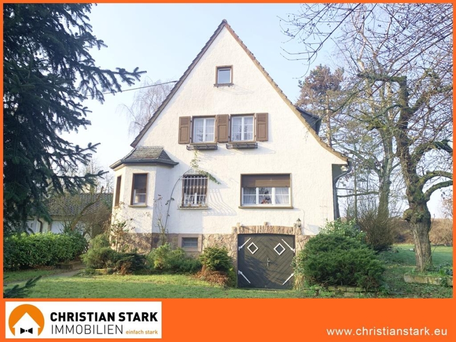 Sie möchten in einem hellen Ambiente mit Geschichte wohnen? Individuelles Wohnen mit toller Aussicht ist hier garantiert., 55545 Bad Kreuznach, Wohnung