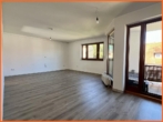 Wohnzimmer - Traumhafte 2-Zimmer-Wohnung mit Balkon in zentraler Lage und Tiefgaragenstellplatz