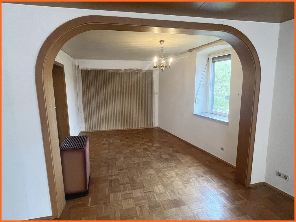 -Verkauft- Anwesen für Individualisten im Ortskern – 3 Garagen kl. Werkstatt-Garten! - Esszimmer (11013)