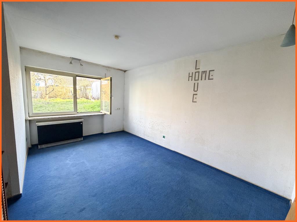 Einfamilienhaus mit Elw und 600 m² Sonnengrundstück im beliebten KH-Winzenheim - Zimmer1 ELW (8444)