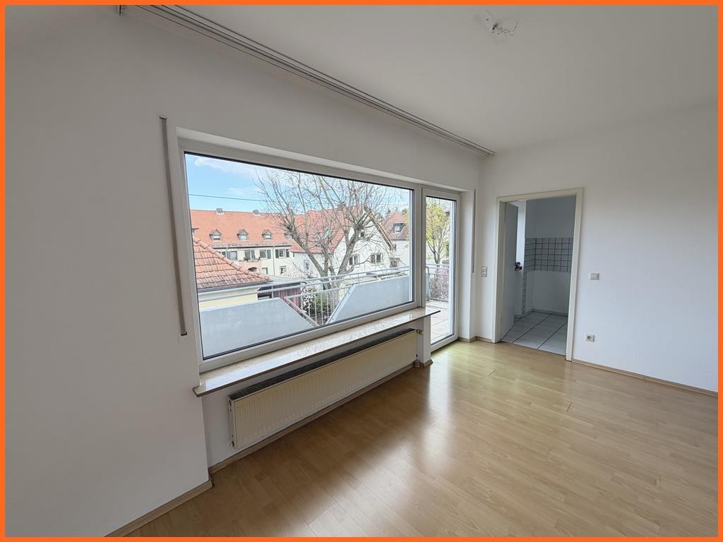 City-Maisonette in ruhiger Lage und kurze Fußwege in die City und zum Bahnhof! - Wohnen Küchenzugang (8874)