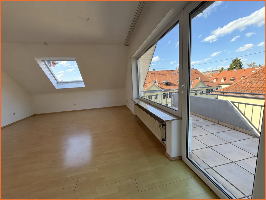 Zimmer mit Balkon