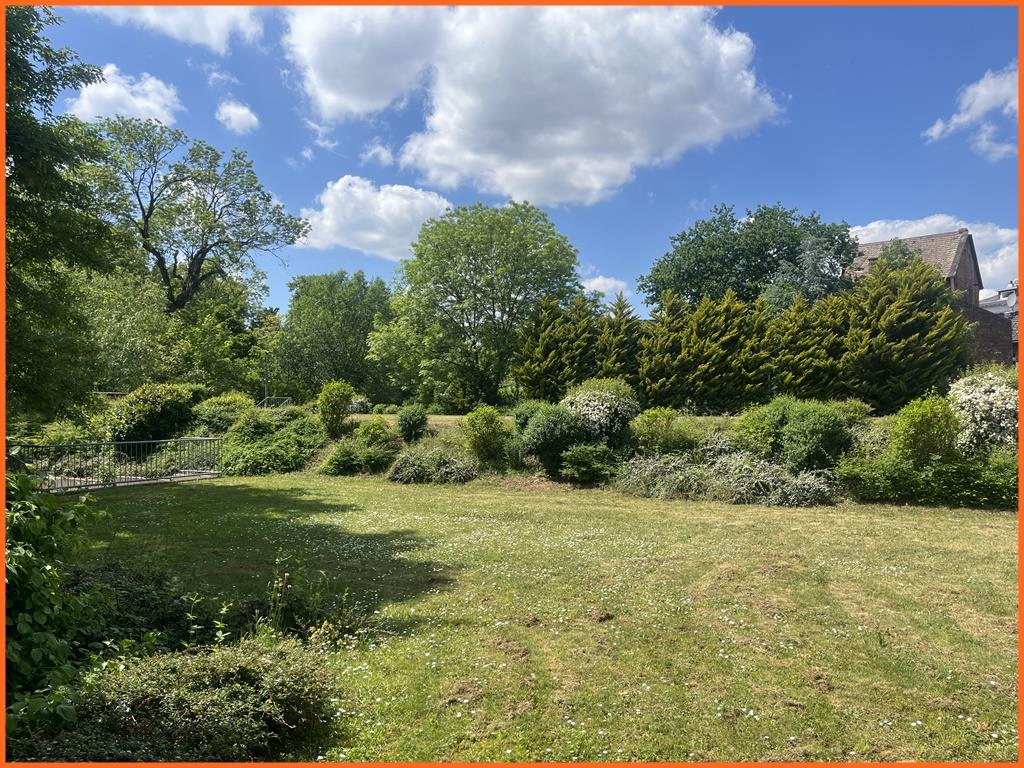 Kleine, grüne Wohlfühloase im Herzen von Bad Kreuznach, nahe dem Schloßpark – sofort frei! - Balkon Ausblick (9233)