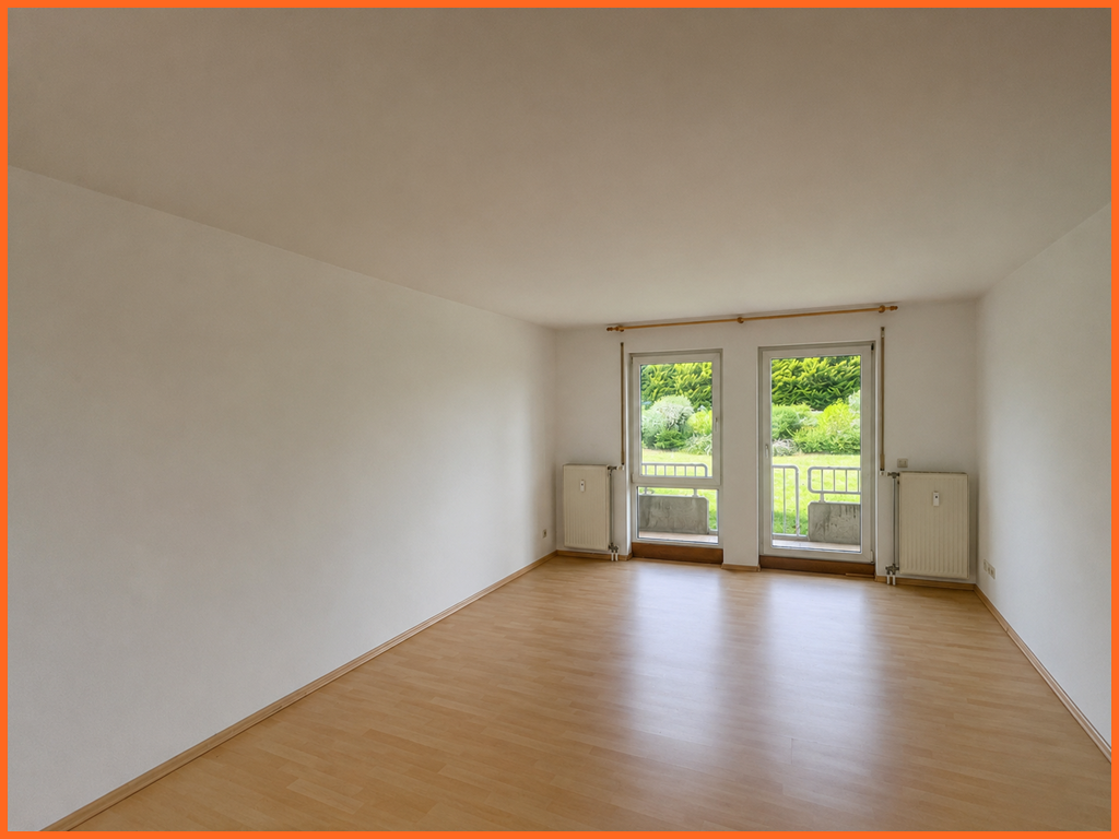 Kleine, grüne Wohlfühloase im Herzen von Bad Kreuznach, nahe dem Schloßpark – sofort frei! - Wohnzimmer (9228)