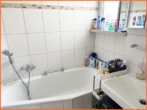 Badezimmer 1 - Gepflegte Kapitalanlage für Einsteiger – 2 Familienhaus im beliebten Rüdesheim.