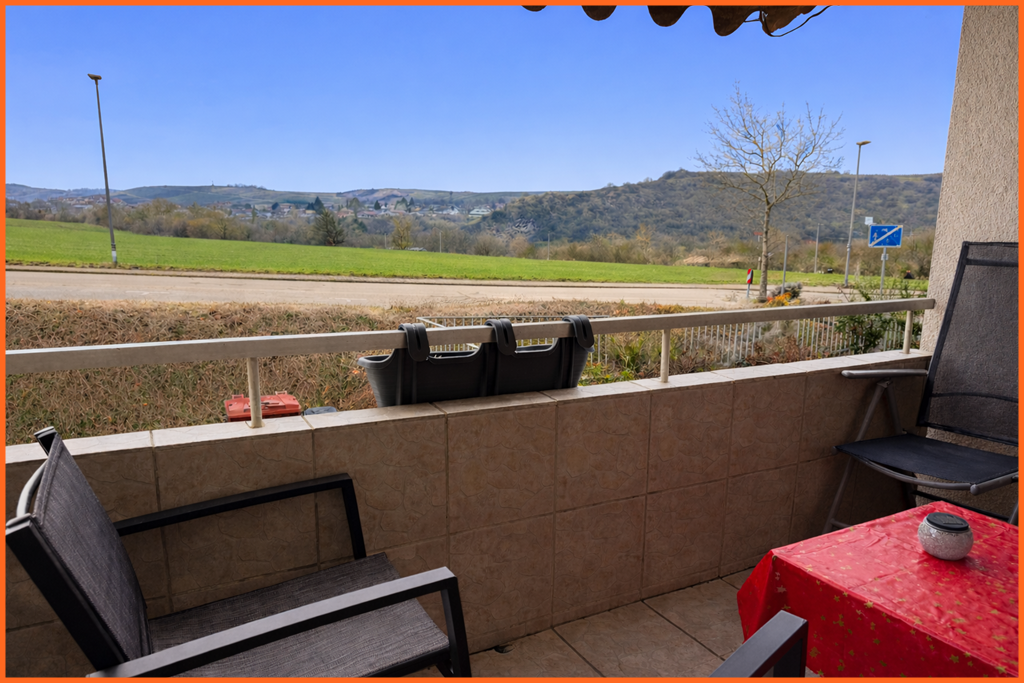 Sehr schön gelegene, dzt. vermietete 4 Zimmer-Wohnung mit Aussichtsbalkon. - Ausblick (8044)