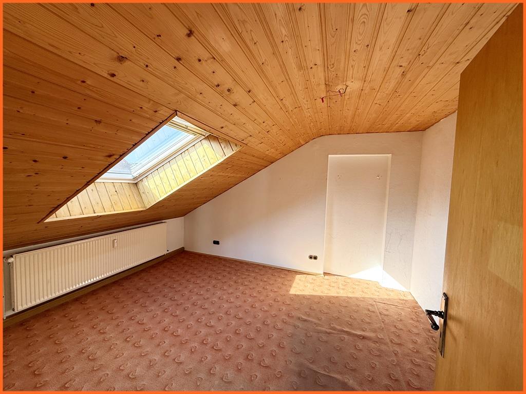 In ruhiger Stadtlage erwartet Sie diese 3 Zimmer-Wohnung mit Balkon und Garage. Sofort frei. - Kinder-Gästezimmer (9972)