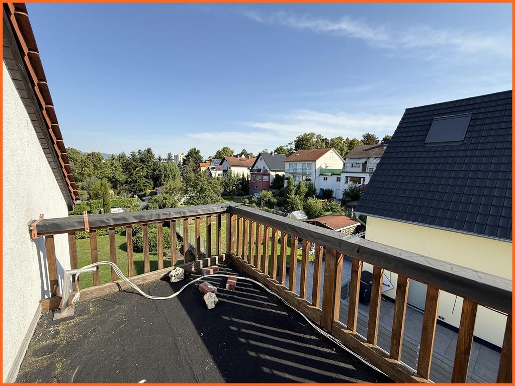 Ruhige Stadtlage zum Wohlfühlen – 3-Zimmer-Wohnung mit Balkon und Garage! - großer Balkon (7377)