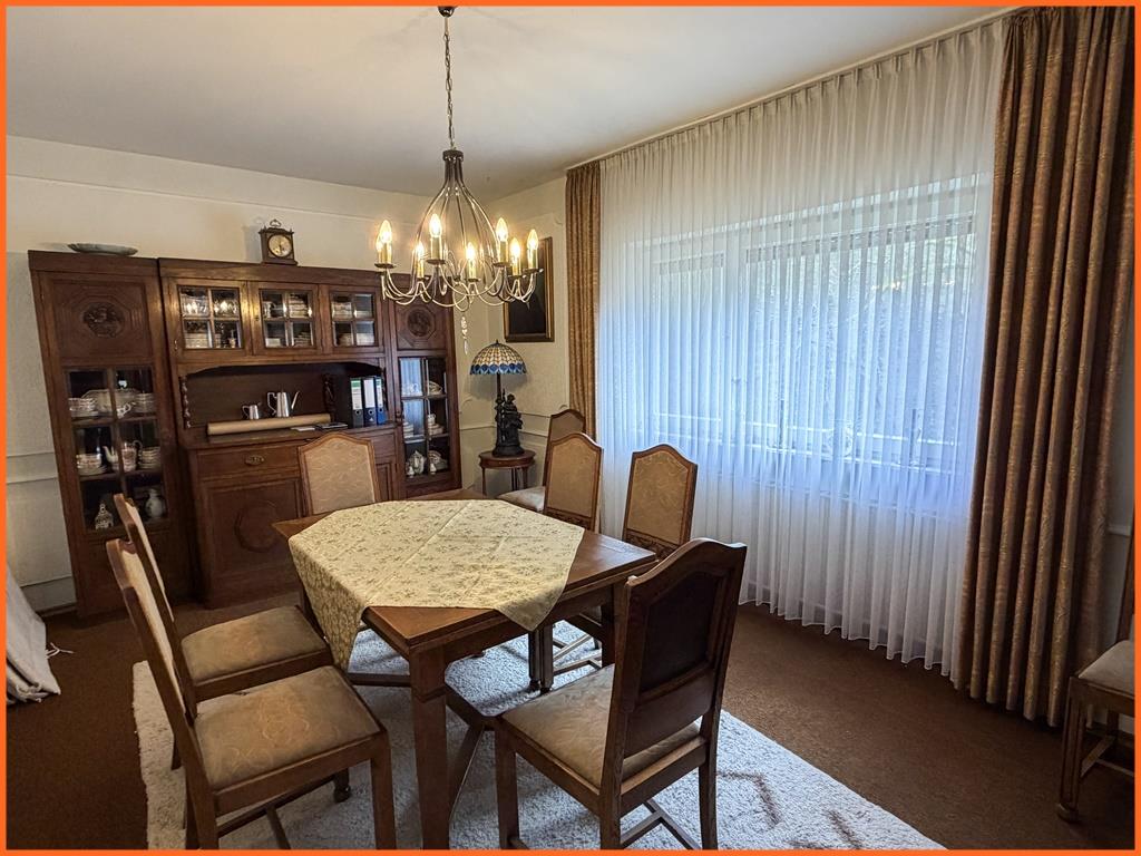 Natur pur: 270 m² Wohnfläche und 2615 m² Grundstück mit eigenem Wald! - Esszimmer (8577)