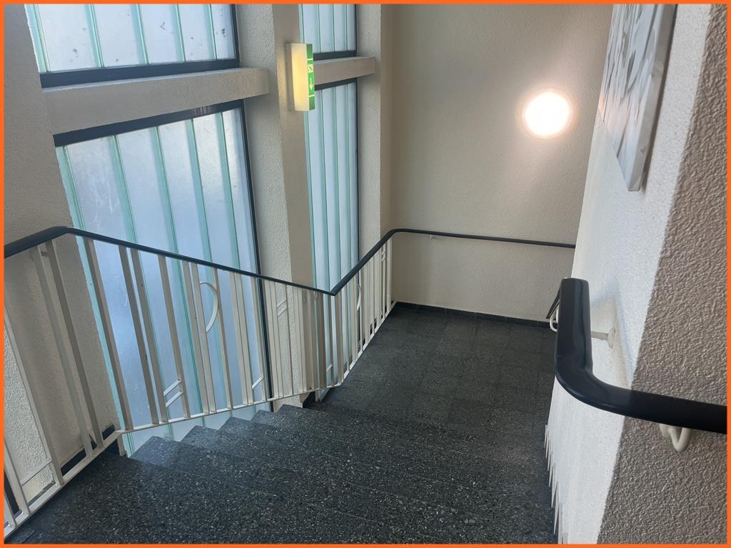 Kleine attraktive Kapitalanlage in Seniorenresidenz zentral im Herzen von Bad Sobernheim - Treppenhaus (8389)