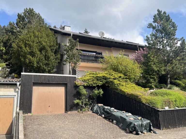 Einfamilienhaus mit Einliegerwohnung in Hochstetten-Dhaun